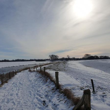 Landelijk gelegen boerderij aan de Pothofweg Appartement Anevelde Buitenkant foto