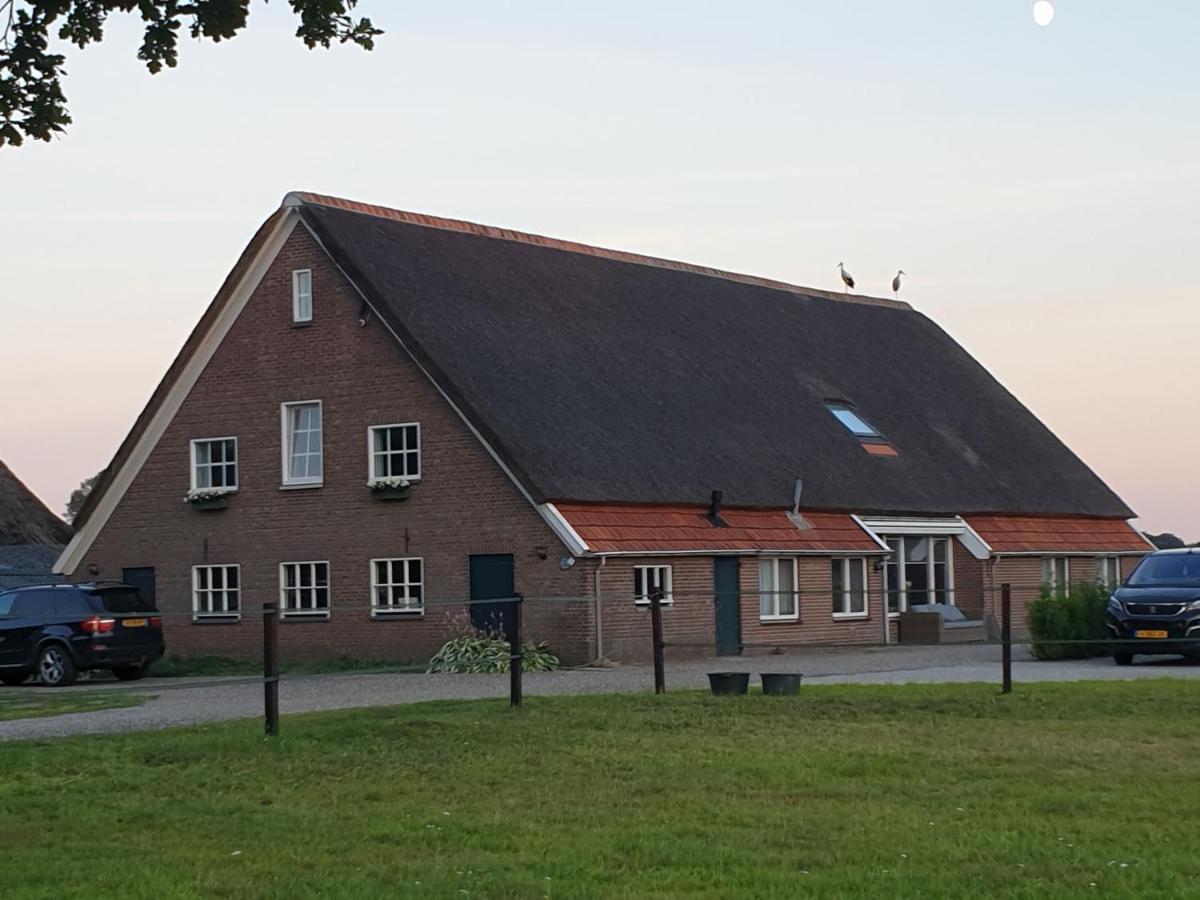 Landelijk gelegen boerderij aan de Pothofweg Appartement Anevelde Buitenkant foto
