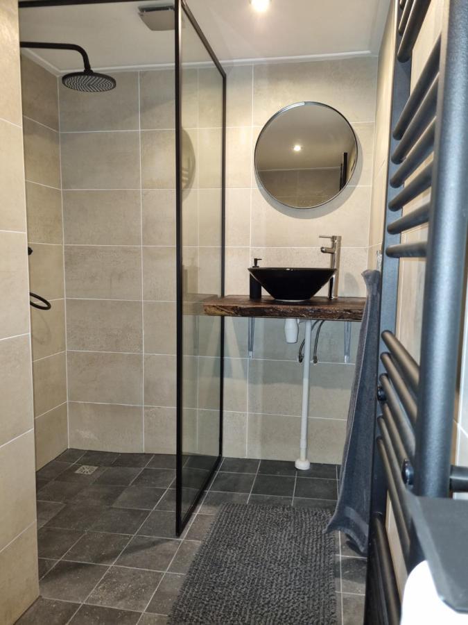 Landelijk gelegen boerderij aan de Pothofweg Appartement Anevelde Buitenkant foto